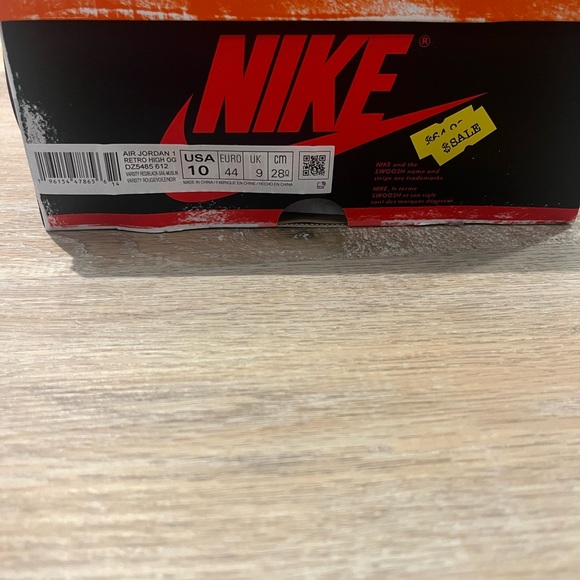 Air Jordan 1 Lost and Found - Picture 3 of 9